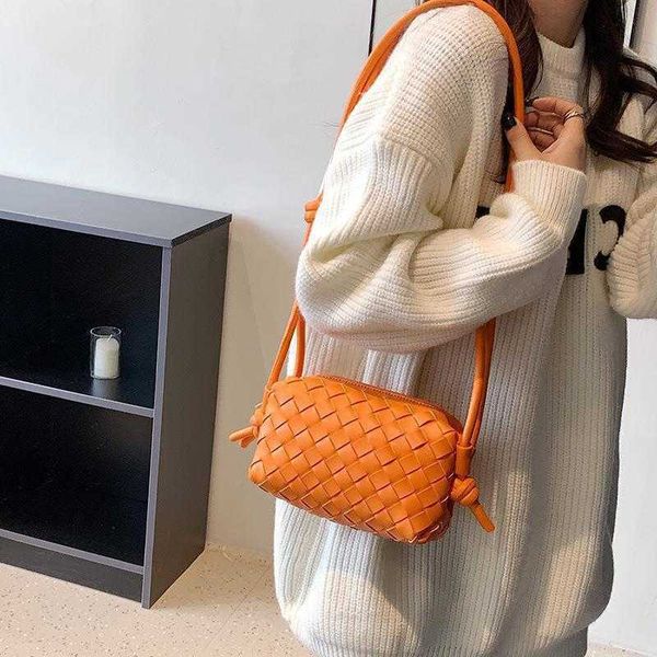 botega venates jodie mini teen intrecciato pouch niche design woven women's are popular and versatile single shoulder underarm crossbod
botega venates jodie mini teen intrecciato pouch niche design woven women's are popular and versatile single shoulder underarm crossbod