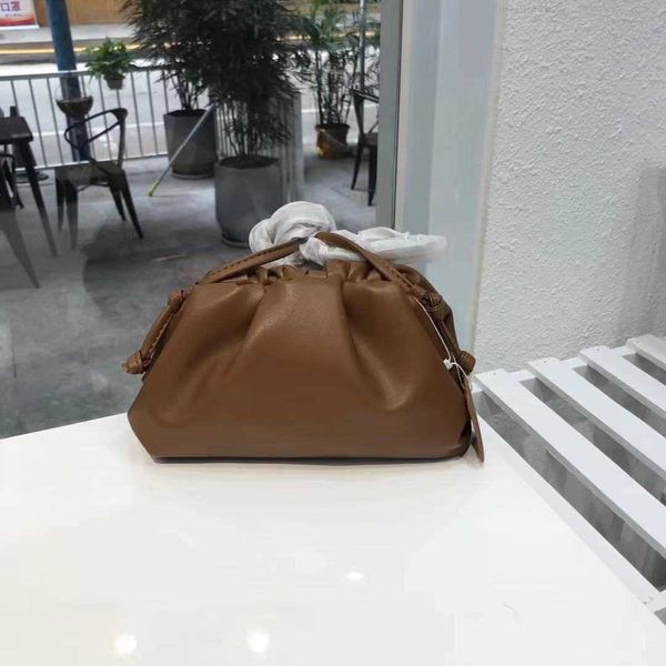 botega venates jodie mini teen intrecciato pouch autumn small cloud net red with leather women's trend single shoulder messenger bag du
botega venates jodie mini teen intrecciato pouch autumn small cloud net red with leather women's trend single shoulder messenger bag du