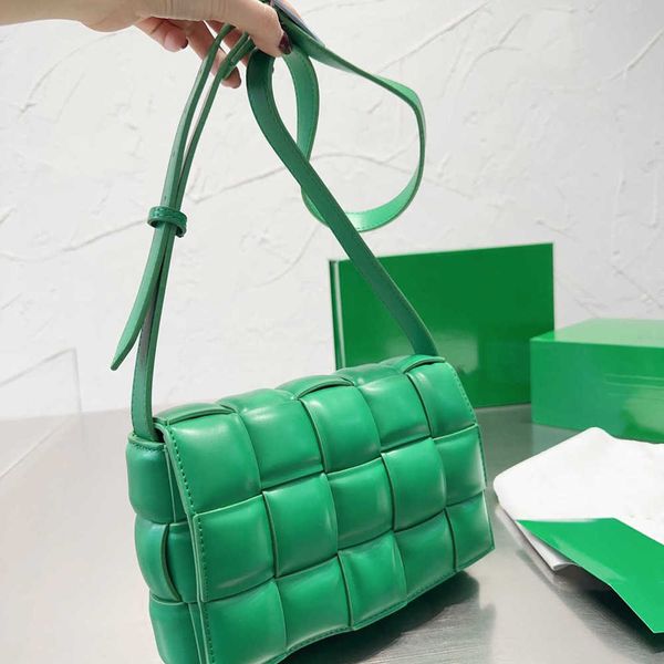 shoulder bags padded bags woven tofu single shoulder messenger leather pillow small square female wallets 221116
shoulder bags padded bags woven tofu single shoulder messenger leather pillow small square female wallets 221116