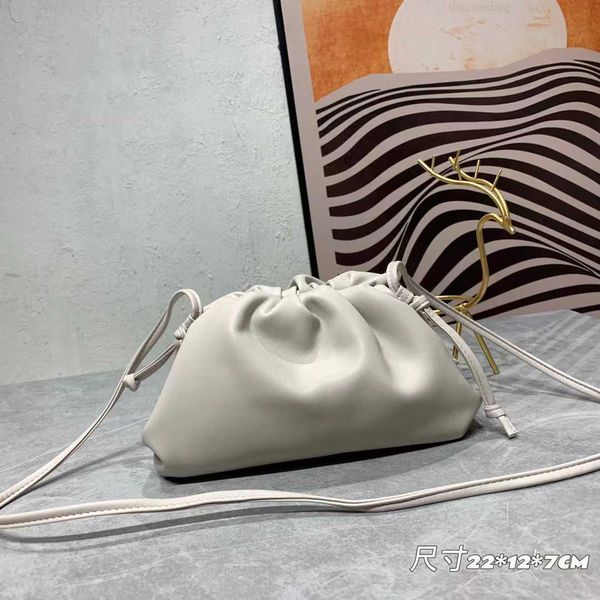 bag botegas purse pouch venetas womens bags designer intrecciato luxury genuine woven simple versatile texture popular cross small clip ddgb
bag botegas purse pouch venetas womens bags designer intrecciato luxury genuine woven simple versatile texture popular cross small clip ddgb