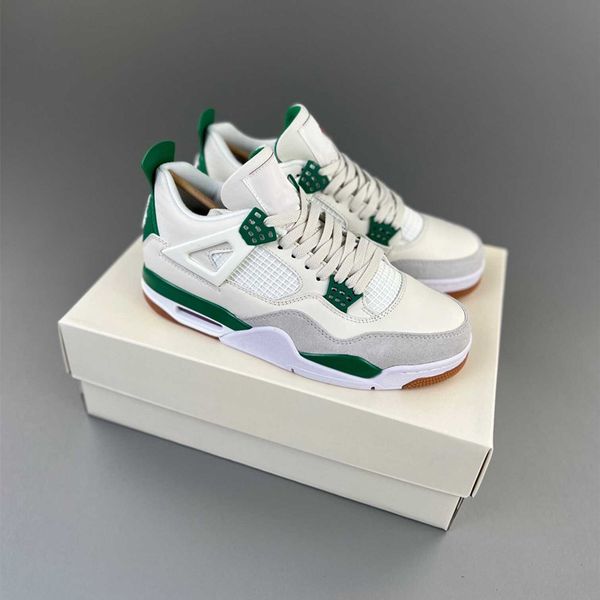 sb retos 4s mens basketball shoes pine green crimson jumping men sneakers light grey suede gum outsole.
sb retos 4s mens basketball shoes pine green crimson jumping men sneakers light grey suede gum outsole.