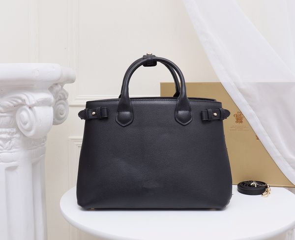woman handbag classic famous shoulder bag tote bag fashion shopping large capacity travel sell
woman handbag classic famous shoulder bag tote bag fashion shopping large capacity travel sell