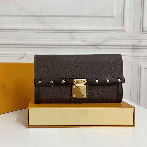 designer wallet elegant women clutch bag classic old flower long purse gold s-lock and rivets, Red;black
designer wallet elegant women clutch bag classic old flower long purse gold s-lock and rivets, Red;black