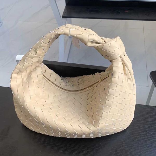 botega venates jodie mini teen intrecciato pouch soft cowhide woven armpit fashionable plaid hand knotted cowhorn pleated handbag uxv5
botega venates jodie mini teen intrecciato pouch soft cowhide woven armpit fashionable plaid hand knotted cowhorn pleated handbag uxv5