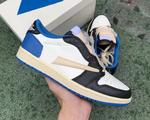 2023 basketball shoes travis scotts x jumpman 1 low 1s fragment grade version with plastic case mens military blue luxurys designers port sn
2023 basketball shoes travis scotts x jumpman 1 low 1s fragment grade version with plastic case mens military blue luxurys designers port sn