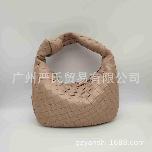 botega venates jodie mini teen intrecciato pouch woven dumpling women's autumn and winter fashion versatile one shoulder crossbody bag
botega venates jodie mini teen intrecciato pouch woven dumpling women's autumn and winter fashion versatile one shoulder crossbody bag