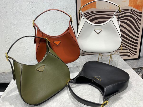 woemns cleo triangle badg underarm shoulder bags handle totes large capacity high qality real leather outdoor sacoche pocket luxury designer
woemns cleo triangle badg underarm shoulder bags handle totes large capacity high qality real leather outdoor sacoche pocket luxury designer