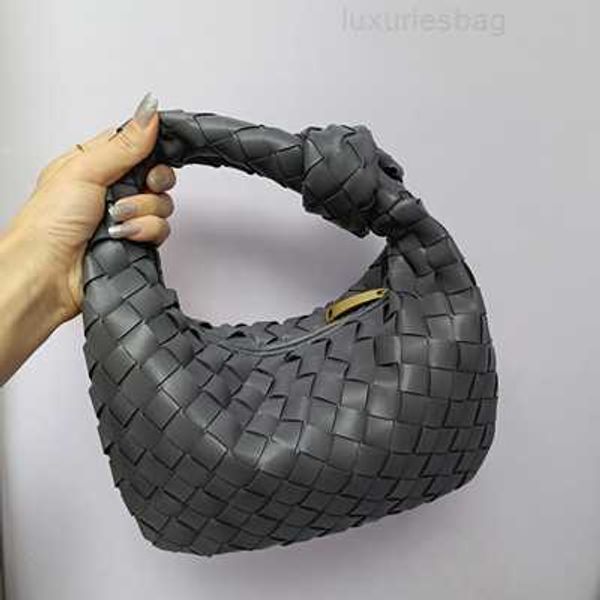 botega venates jodie mini teen intrecciato pouch luxury mini woven knot cow's corner dumplings cloud bag hand held leather armpit bag k
botega venates jodie mini teen intrecciato pouch luxury mini woven knot cow's corner dumplings cloud bag hand held leather armpit bag k