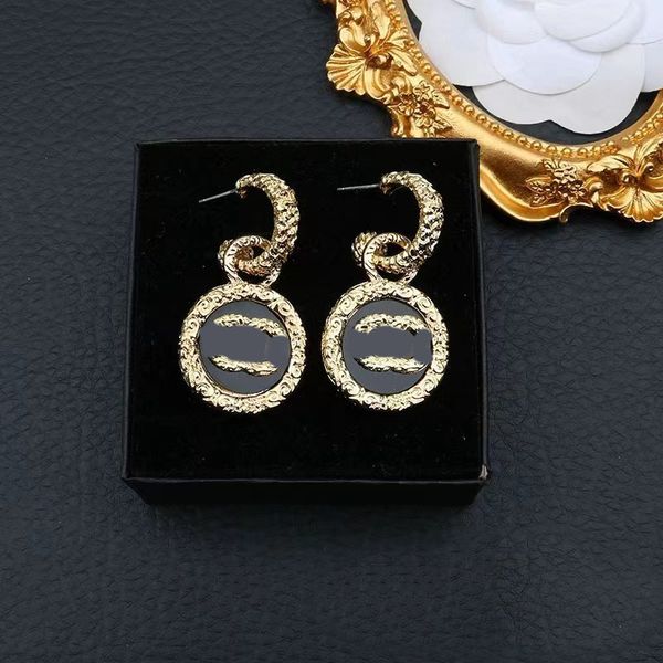 retro classic style luxury stud earrings letter designer earring jewelry for women gifts s925 silver needle high quality, Golden;silver
retro classic style luxury stud earrings letter designer earring jewelry for women gifts s925 silver needle high quality, Golden;silver