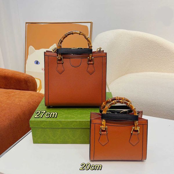 tote bags women designer bags bamboo handle handbag shoulder leather luxurys handbags crossbody female letter print bucket 220325/230301
tote bags women designer bags bamboo handle handbag shoulder leather luxurys handbags crossbody female letter print bucket 220325/230301