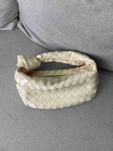botega venates jodie mini teen intrecciato pouch patent leather woven horn cloud hand knotting handbag 2fac
botega venates jodie mini teen intrecciato pouch patent leather woven horn cloud hand knotting handbag 2fac