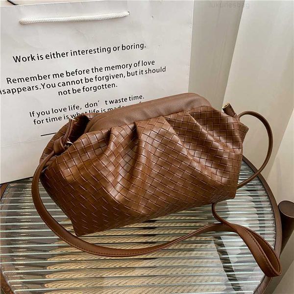 botega venates jodie mini teen intrecciato pouch woven cloud women's solid pleated trend color contrast fashion single shoulder diagona
botega venates jodie mini teen intrecciato pouch woven cloud women's solid pleated trend color contrast fashion single shoulder diagona