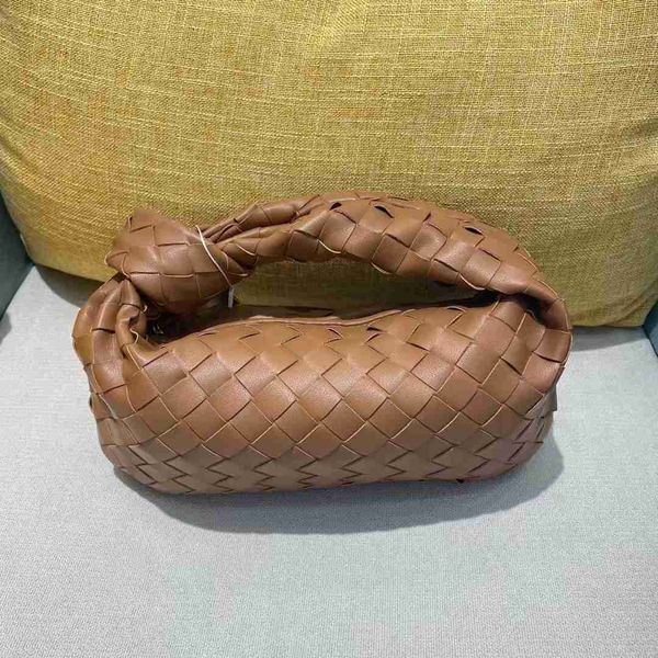 botega venates jodie teen intrecciato pouch knitting knotted net red asigo same mini oxhorn single shoulder armpit portable cloud bag rn44
botega venates jodie teen intrecciato pouch knitting knotted net red asigo same mini oxhorn single shoulder armpit portable cloud bag rn44