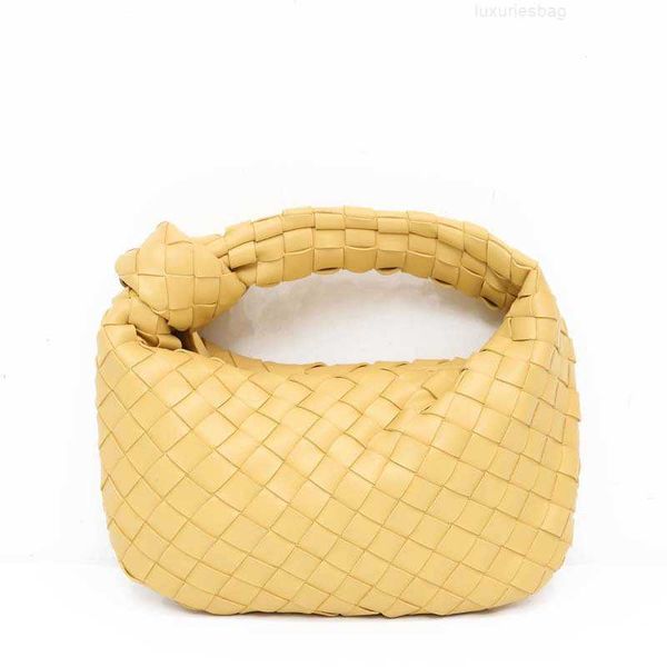 botega venates jodie mini teen intrecciato pouch portable women's cloud soft skin wrinkled dumpling hand woven bag 92m8
botega venates jodie mini teen intrecciato pouch portable women's cloud soft skin wrinkled dumpling hand woven bag 92m8
