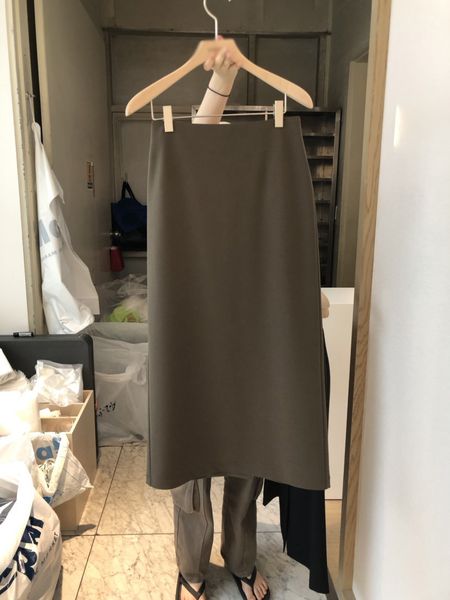skirts korea east gate autumn high waist retro black split straight suit halflength women 230323
skirts korea east gate autumn high waist retro black split straight suit halflength women 230323
