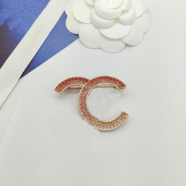 2023 luxury quality charm brooch with all diamond in pink color design in 18k gold plated have box stamp ps7667a, Golden
2023 luxury quality charm brooch with all diamond in pink color design in 18k gold plated have box stamp ps7667a, Golden
