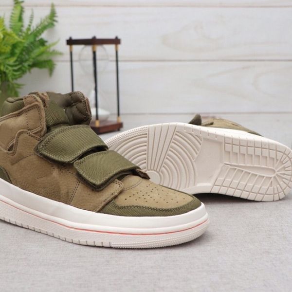 army green shoes basketball shoes flat heightening light casual sports shoes couple style paste high-shoes no box shoes, Black
army green shoes basketball shoes flat heightening light casual sports shoes couple style paste high-shoes no box shoes, Black