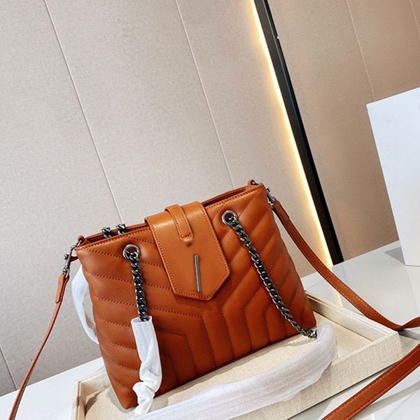 women shoulder bag large capacity tote bags quilting thread fashion handbags metal hardware chain sheepskin flap hasp interior zipper pocket
women shoulder bag large capacity tote bags quilting thread fashion handbags metal hardware chain sheepskin flap hasp interior zipper pocket