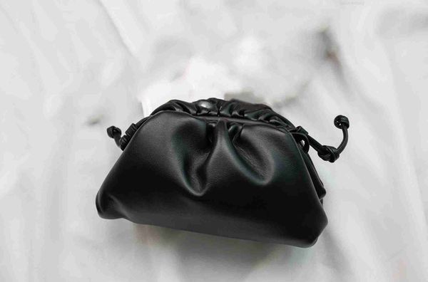botega venates jodie mini teen intrecciato pouch simple fashion pleated dumpling single shoulder handheld clip women's bag f40l
botega venates jodie mini teen intrecciato pouch simple fashion pleated dumpling single shoulder handheld clip women's bag f40l