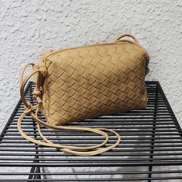 botega venates jodie mini teen intrecciato pouch lingge woven hand large capacity knotted pillow leather single shoulder diagonal small squa
botega venates jodie mini teen intrecciato pouch lingge woven hand large capacity knotted pillow leather single shoulder diagonal small squa