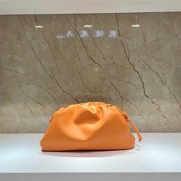botega venates jodie mini teen intrecciato pouch leather women's single shoulder messenger dumpling hand cowhide cloud fold underarm ba
botega venates jodie mini teen intrecciato pouch leather women's single shoulder messenger dumpling hand cowhide cloud fold underarm ba