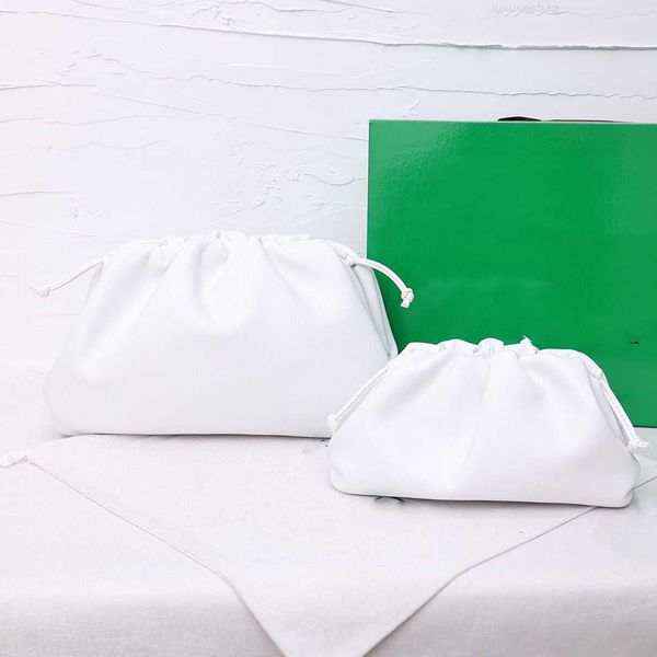 botega venates jodie mini teen intrecciato soft cow leather the pouch small cloud simple one shoulder cross body handhold temperament ol wom
botega venates jodie mini teen intrecciato soft cow leather the pouch small cloud simple one shoulder cross body handhold temperament ol wom