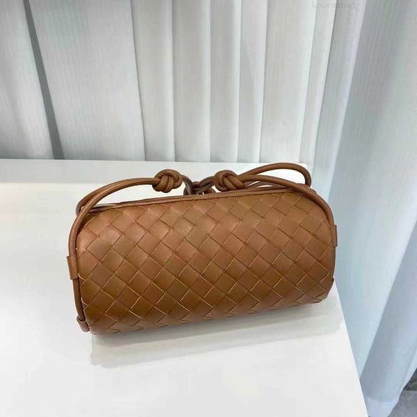 botega venates jodie mini teen intrecciato pouch popular for women in autumn and winter rhombus cylinder single shoulder pillow cowhide cros
botega venates jodie mini teen intrecciato pouch popular for women in autumn and winter rhombus cylinder single shoulder pillow cowhide cros