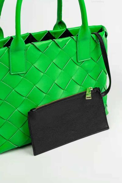 botega venates jodie mini teen intrecciato pouch woven h double faced mother child beach tote bag large capacity hmade single shoulder r 3hz
botega venates jodie mini teen intrecciato pouch woven h double faced mother child beach tote bag large capacity hmade single shoulder r 3hz