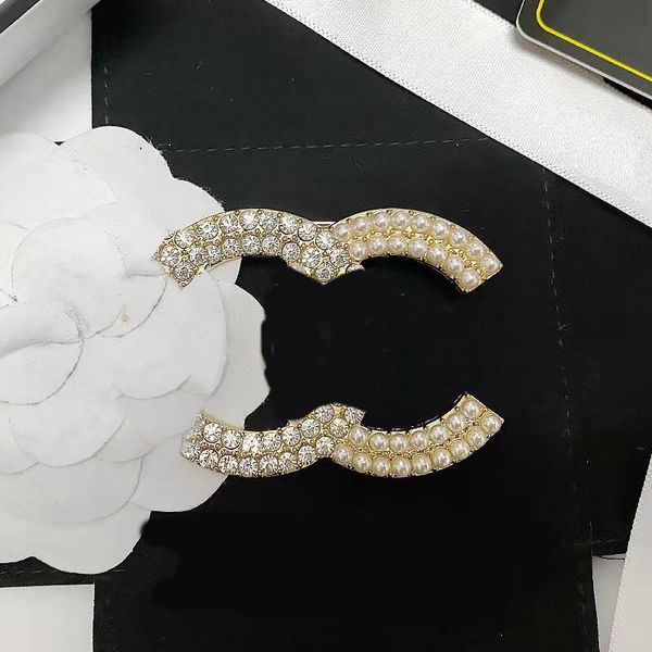 luxury classic double letter brooch designer pearl diamond brand brooches for women charm wedding gift party jewelry accessorie, Gray
luxury classic double letter brooch designer pearl diamond brand brooches for women charm wedding gift party jewelry accessorie, Gray