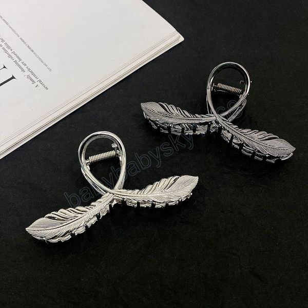 woman large metal feather design hair claw ladies barrettes hairgrip girls washing face hair clips hairpins headwear ornaments, Slivery;white
woman large metal feather design hair claw ladies barrettes hairgrip girls washing face hair clips hairpins headwear ornaments, Slivery;white