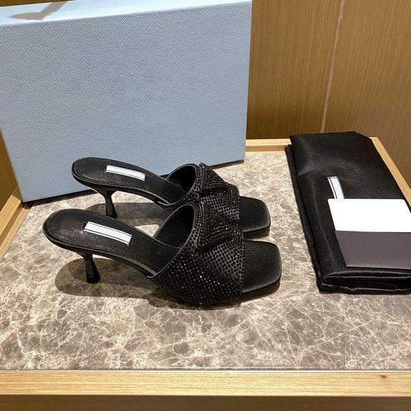 2023 high heel sandals designer rhinestone diamond banquet shoes luxury womens flat heel classic triangle buckle decorative slides slippers, Black
2023 high heel sandals designer rhinestone diamond banquet shoes luxury womens flat heel classic triangle buckle decorative slides slippers, Black