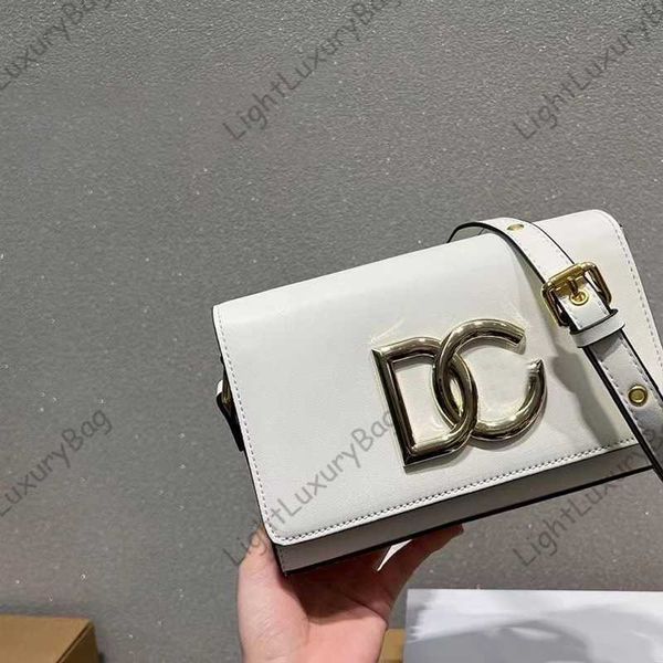designer shoulder bag women golden chain purse flap handbag luxury designesr crossbody shoulder bags lady fashion leather handbags 230324
designer shoulder bag women golden chain purse flap handbag luxury designesr crossbody shoulder bags lady fashion leather handbags 230324