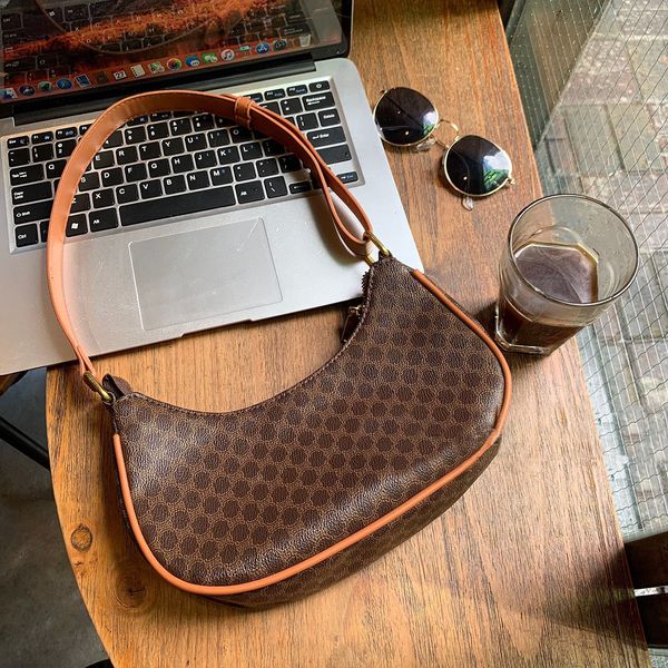 evening bags 2023 new tide vintage print underarm bag all-in-one ins one-shoulder baguette bag
evening bags 2023 new tide vintage print underarm bag all-in-one ins one-shoulder baguette bag