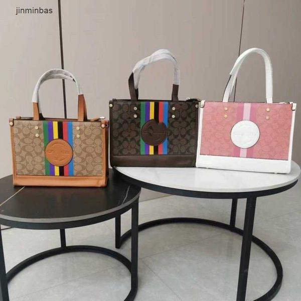 2023new fashion bags 70% factory direct sales wholesale retailwomen's bag new family tote fashion high capacity one shoulder crossbody
2023new fashion bags 70% factory direct sales wholesale retailwomen's bag new family tote fashion high capacity one shoulder crossbody