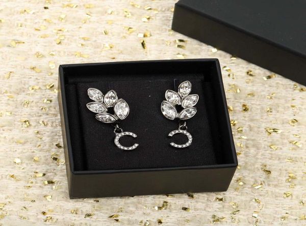 2022 luxury qualiy black and gold plated charm drop earring with diamond and leaf shape have box stamp ps3440a2394060, Golden
2022 luxury qualiy black and gold plated charm drop earring with diamond and leaf shape have box stamp ps3440a2394060, Golden