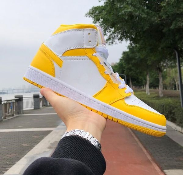 fashion genuine leather casual flat shoes jumpman 1s high lace-up sneakers trainers outdoor men women skateboard sports shoe 36-45, Black
fashion genuine leather casual flat shoes jumpman 1s high lace-up sneakers trainers outdoor men women skateboard sports shoe 36-45, Black