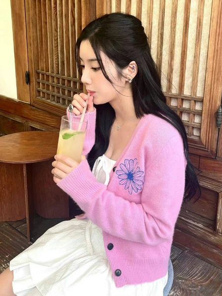 women's knits tees korean version of daisy wool sweater cardigan vneck single breasted short style women 230324, White
women's knits tees korean version of daisy wool sweater cardigan vneck single breasted short style women 230324, White