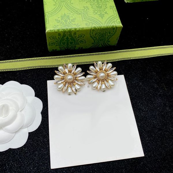 chic pearl flower stud designer letter diamond earrings letter stamps hoop crystal petal earring gift with box, Golden;silver
chic pearl flower stud designer letter diamond earrings letter stamps hoop crystal petal earring gift with box, Golden;silver