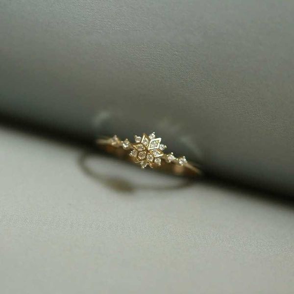 band rings cute women's snowflake rings female chic dainty rings party delicate rings wedding jewelry aa230323, Silver
band rings cute women's snowflake rings female chic dainty rings party delicate rings wedding jewelry aa230323, Silver