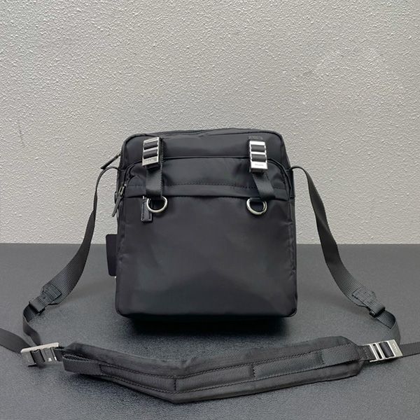 designer nylon satchel men's crossbody bags postman shoulder bag messenger triangle fashion shoulder large capacity package function pu
designer nylon satchel men's crossbody bags postman shoulder bag messenger triangle fashion shoulder large capacity package function pu
