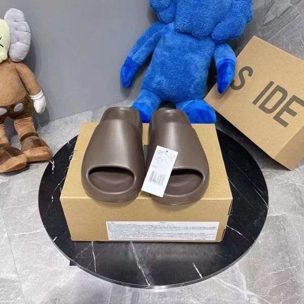 2023 designer slippers men woman slider foam runner vermillion mineral blue onyx pure sandals slide slipper ochre bone resin clog desert ara, Black
2023 designer slippers men woman slider foam runner vermillion mineral blue onyx pure sandals slide slipper ochre bone resin clog desert ara, Black