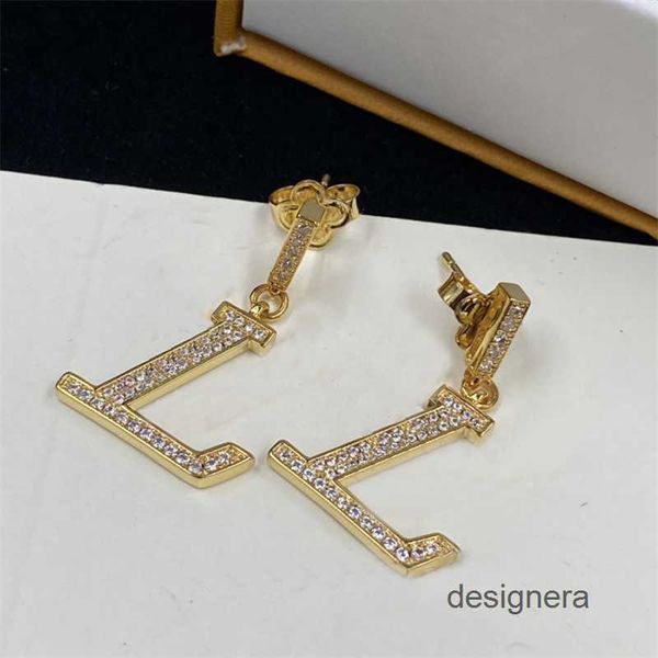 stud luxury designer ear studs brand stud gold earring fashion women stud earrings ornaments brand designers geometry rhinestone earringl0c4, Golden;silver
stud luxury designer ear studs brand stud gold earring fashion women stud earrings ornaments brand designers geometry rhinestone earringl0c4, Golden;silver