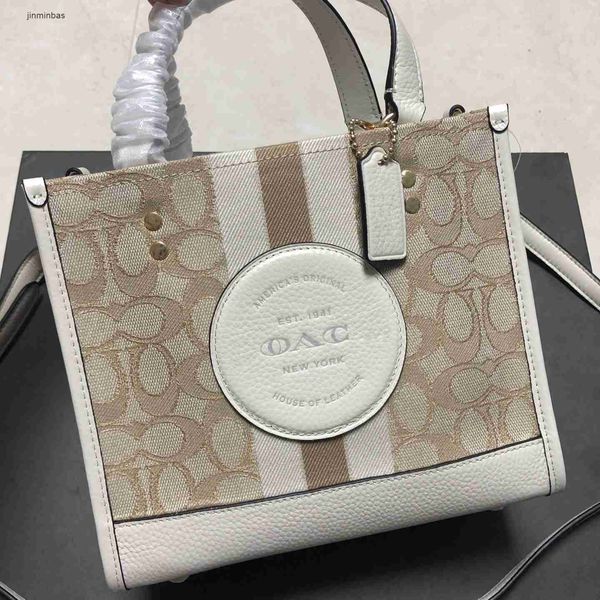 2023new fashion bags 70% factory direct sales wholesale retailolay new women's bag classic magnetic buckle shopping dempsey handheld to
2023new fashion bags 70% factory direct sales wholesale retailolay new women's bag classic magnetic buckle shopping dempsey handheld to