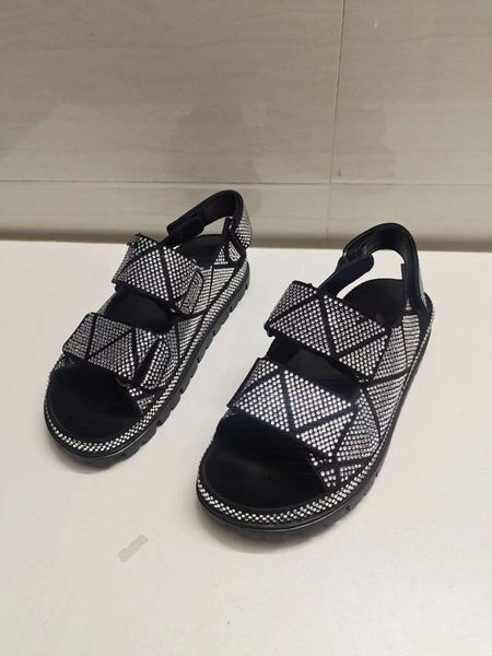 p luxury sandals women diamond slipper two strap sandal stone slides leather sandal women's hook & loop casual shoes 35-41, Black
p luxury sandals women diamond slipper two strap sandal stone slides leather sandal women's hook & loop casual shoes 35-41, Black