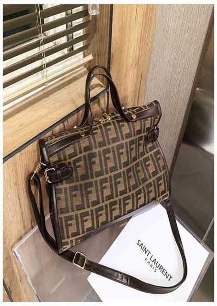 2022 factory whole new france paris bag women039s highcapacity mommy handbag single shoulder messenger fashion versatile c1877788
2022 factory whole new france paris bag women039s highcapacity mommy handbag single shoulder messenger fashion versatile c1877788