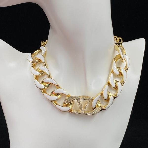 2023 earrings designer for women stud luxury gold heart shape pearl crystal gold double v letter necklace jewelry classic -lvo-1, Black
2023 earrings designer for women stud luxury gold heart shape pearl crystal gold double v letter necklace jewelry classic -lvo-1, Black