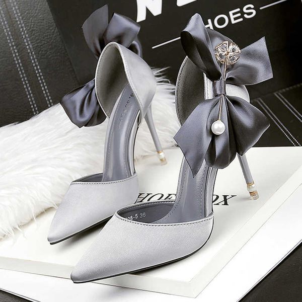 slippers 2023 new bow-knot women pumps designer shoes high heels sandals women satin stiletto heels pearl wedding shoes plus size 43, Black
slippers 2023 new bow-knot women pumps designer shoes high heels sandals women satin stiletto heels pearl wedding shoes plus size 43, Black