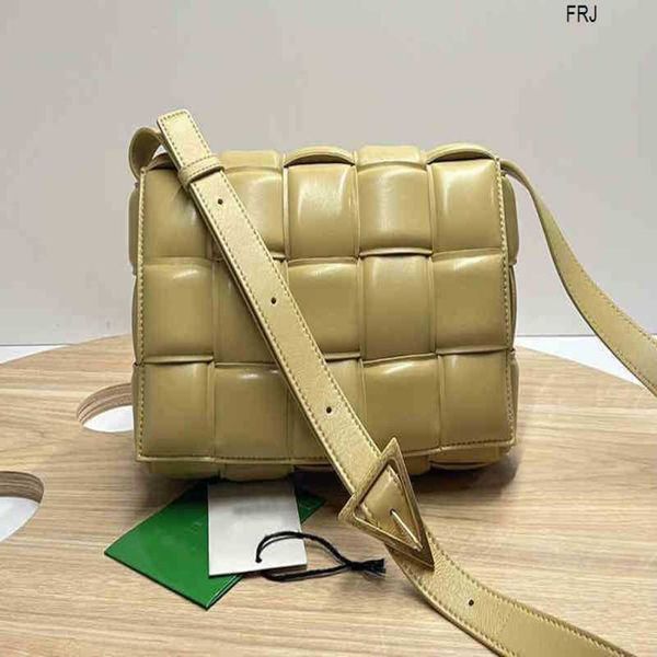 bottegas bags designer venetas cassettes handbags new large real pickup bag woven hand pillow sheepskin messenger womens single shoulder hav
bottegas bags designer venetas cassettes handbags new large real pickup bag woven hand pillow sheepskin messenger womens single shoulder hav