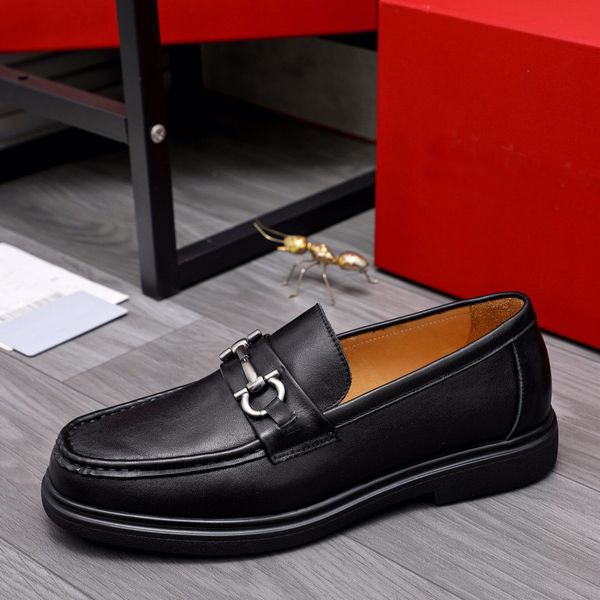 new 2023 men dress shoes fashion breathable casual flats genuine leather business slip-on oxfords shoes size 38-44, Black
new 2023 men dress shoes fashion breathable casual flats genuine leather business slip-on oxfords shoes size 38-44, Black
