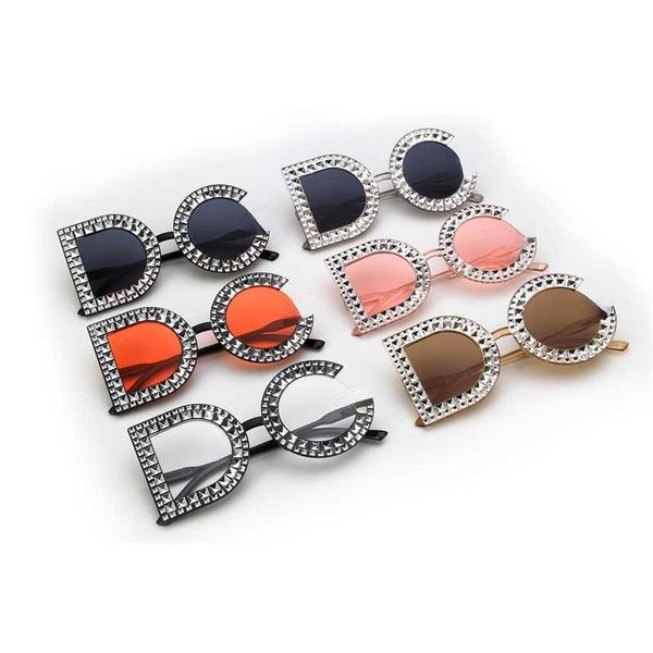 retail 2023 new trend imitation diamond frame sunglasses personality letter sunglasses, Red;black
retail 2023 new trend imitation diamond frame sunglasses personality letter sunglasses, Red;black